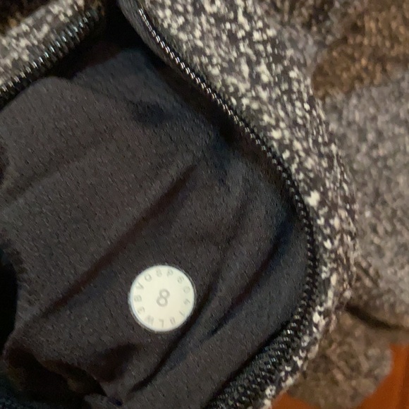 Lululemon women’s sweatshirt - Picture 6 of 6